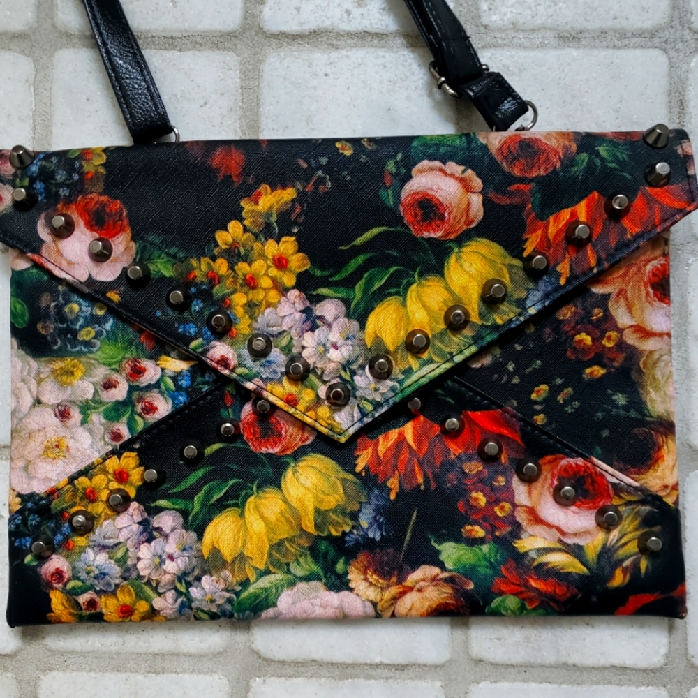 2for $20: Floral Print & Studs Clutch 💐